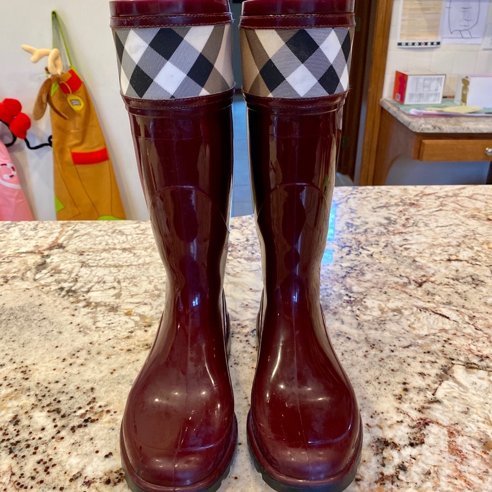 Burberry rain boots - Picture 2 of 2